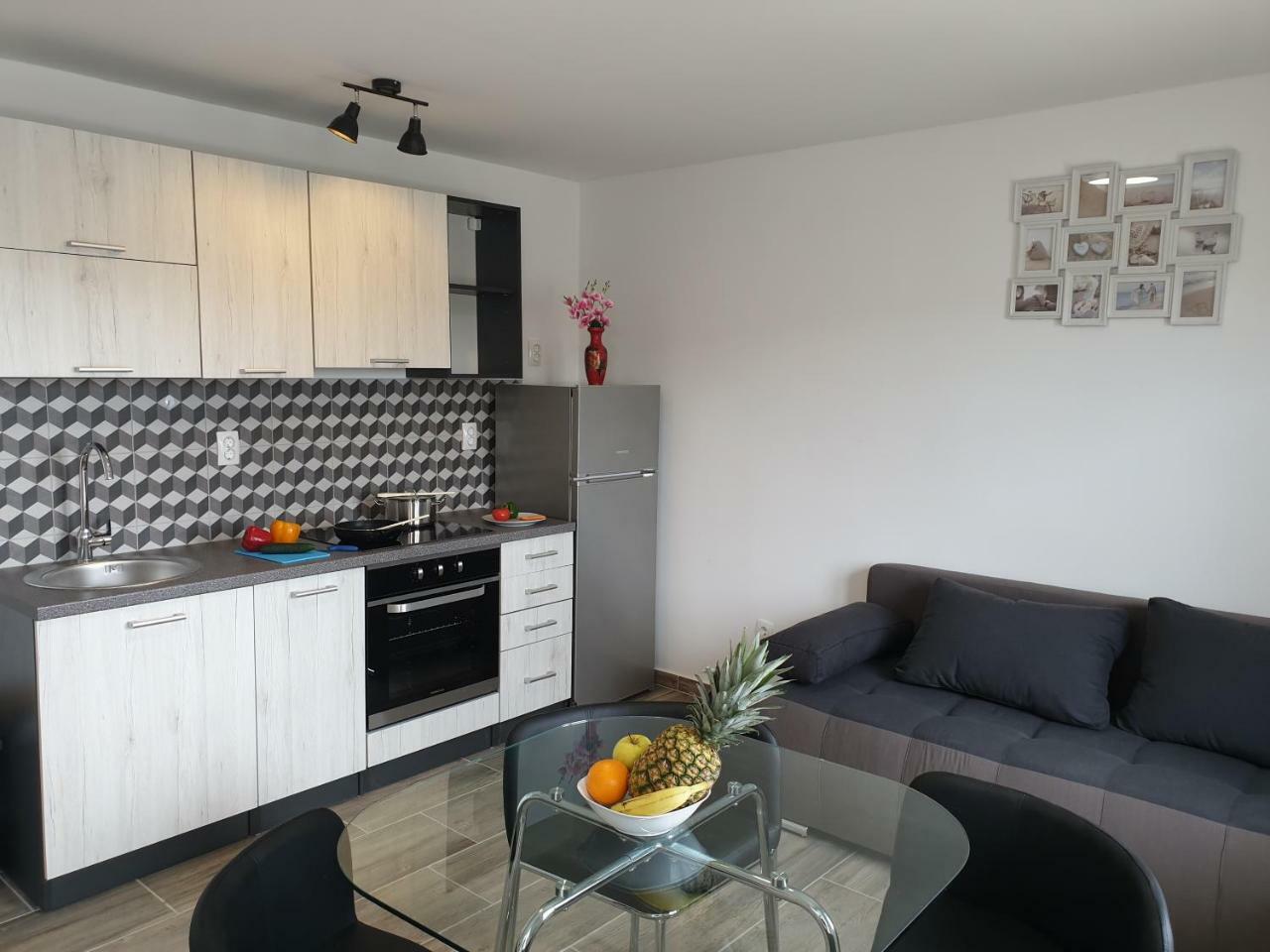 Best View Apartments Cesarica Extérieur photo
