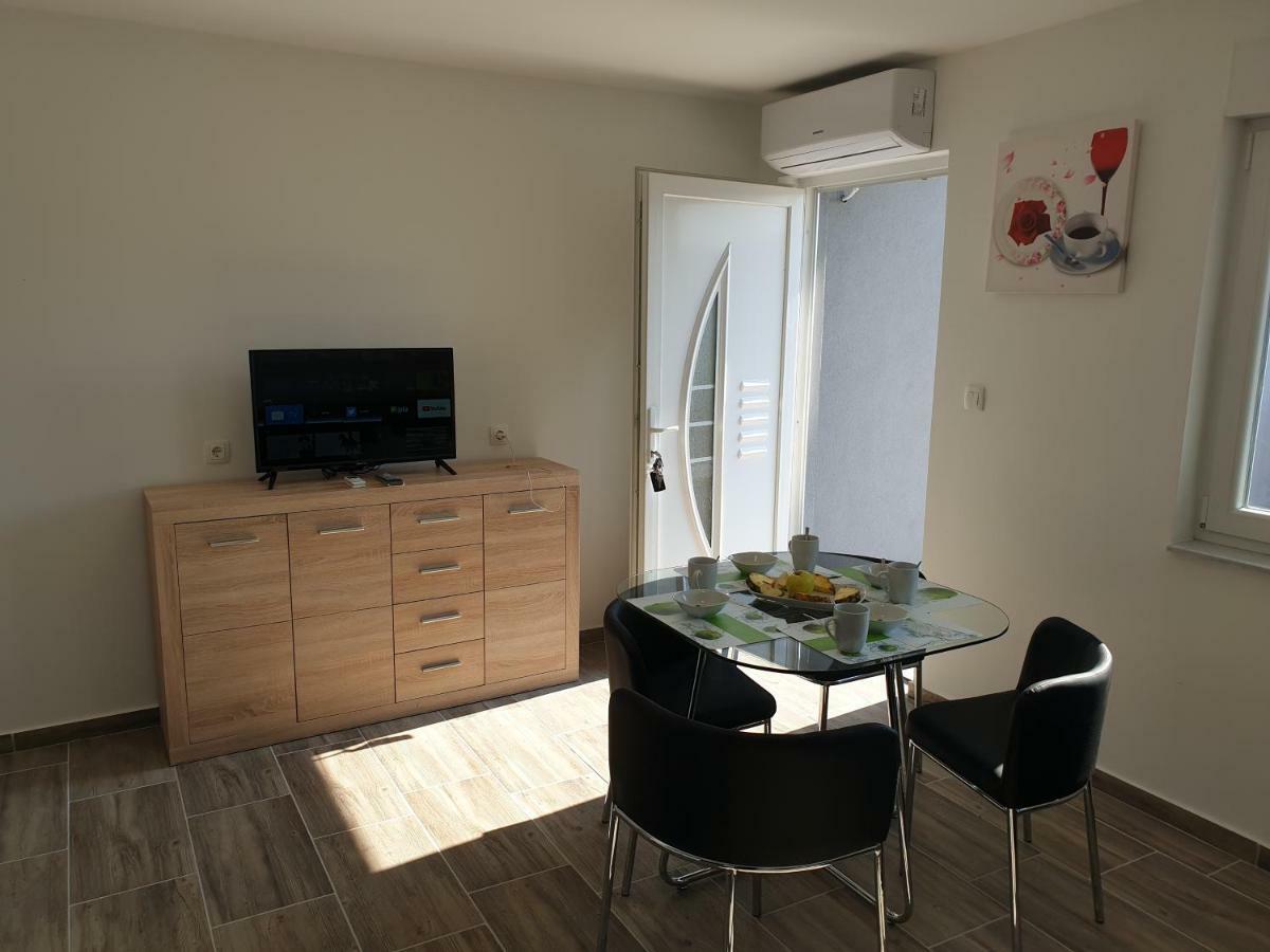 Best View Apartments Cesarica Extérieur photo